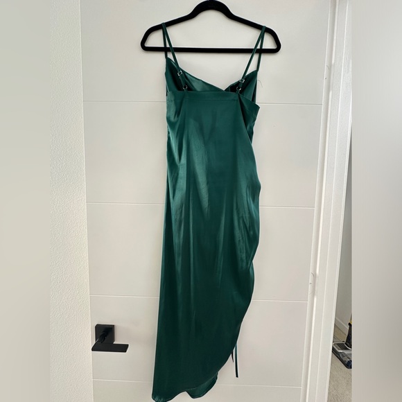 Emerald green satin v-neck midi formal dress ruched slit wedding event Festive M - Picture 10 of 12